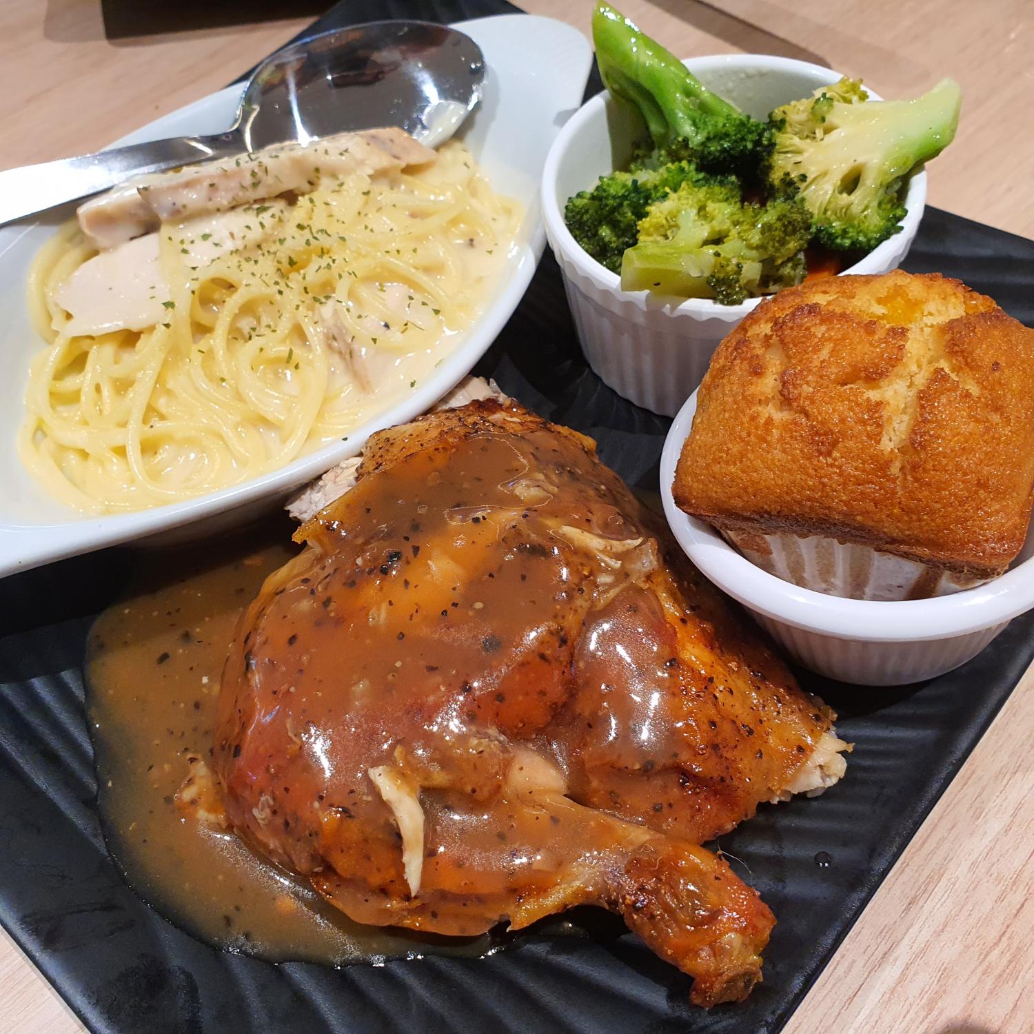 Kenny S Chicken And Pasta Meal At Kenny Rogers Roasters Halal Tag