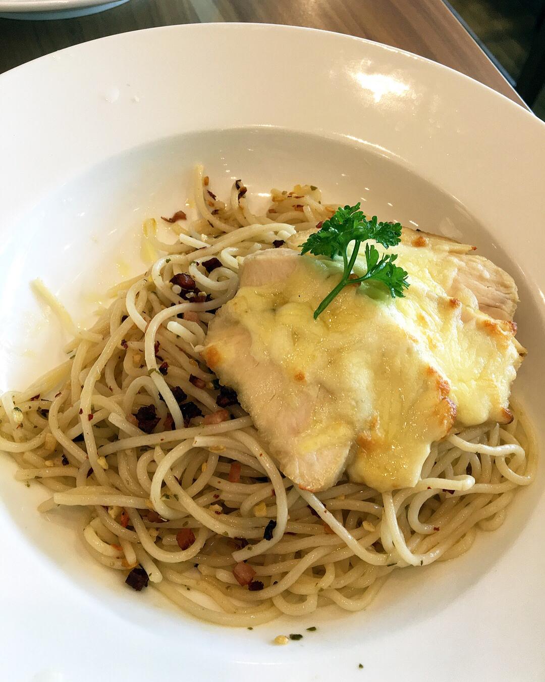 Aglio Olio with Cheese