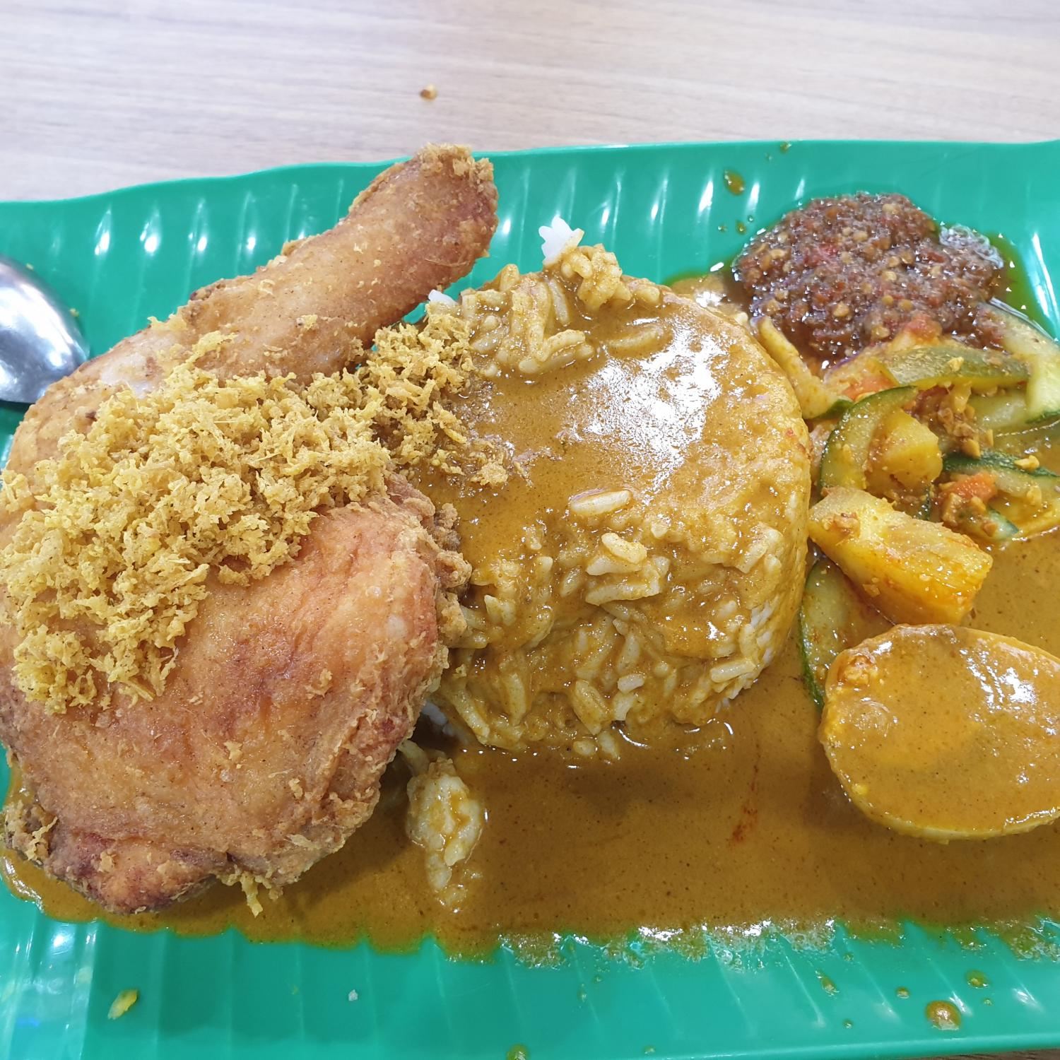 Nasi Kukus Signature Ayam Goreng