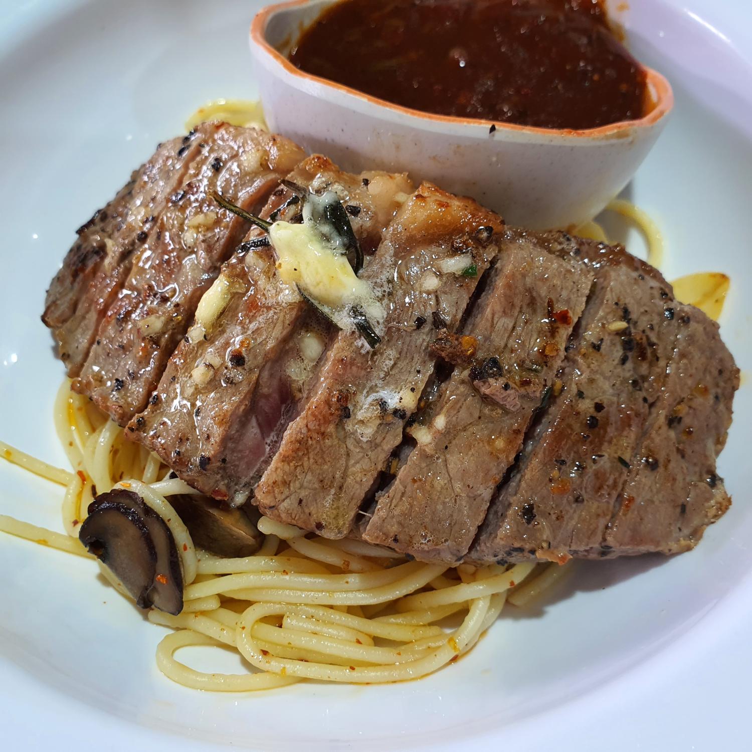 Aglio Olio with Sirloin Steak