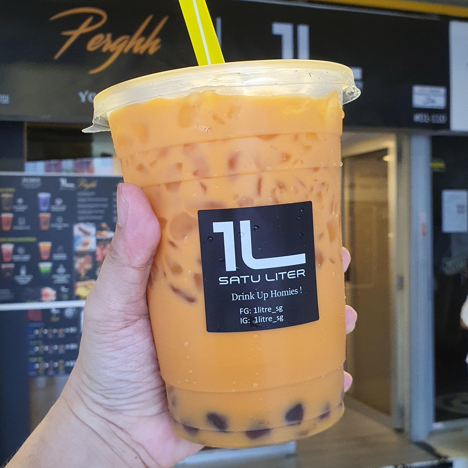 Hazelnut Milk Tea with Black Pearls