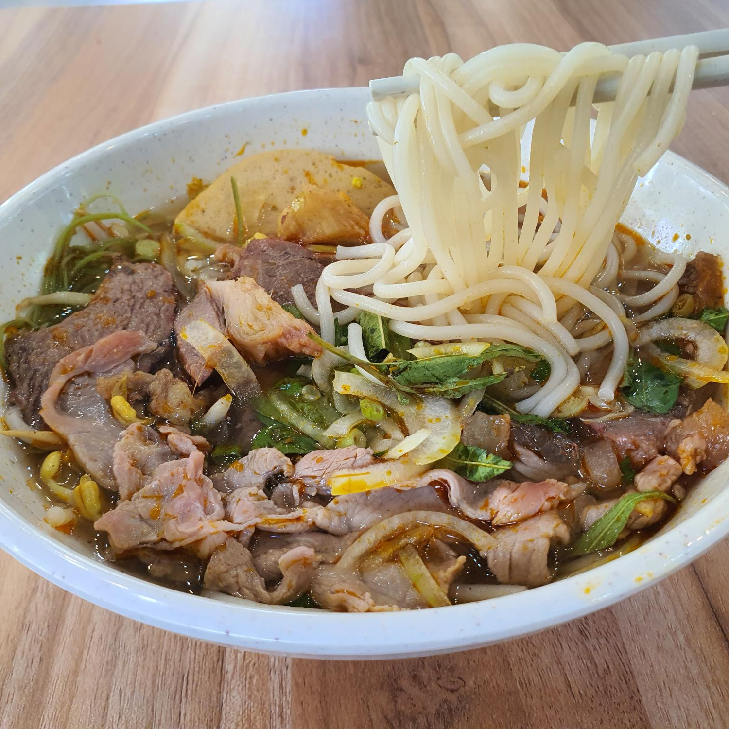 beef-vermicelli-noodle-at-lilly-norhana-vietnamese-muslim-cuisine