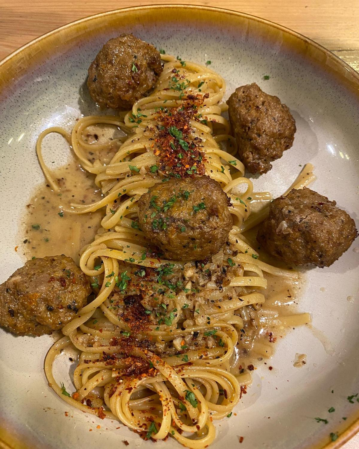 Garlic Pasta with Meatballs