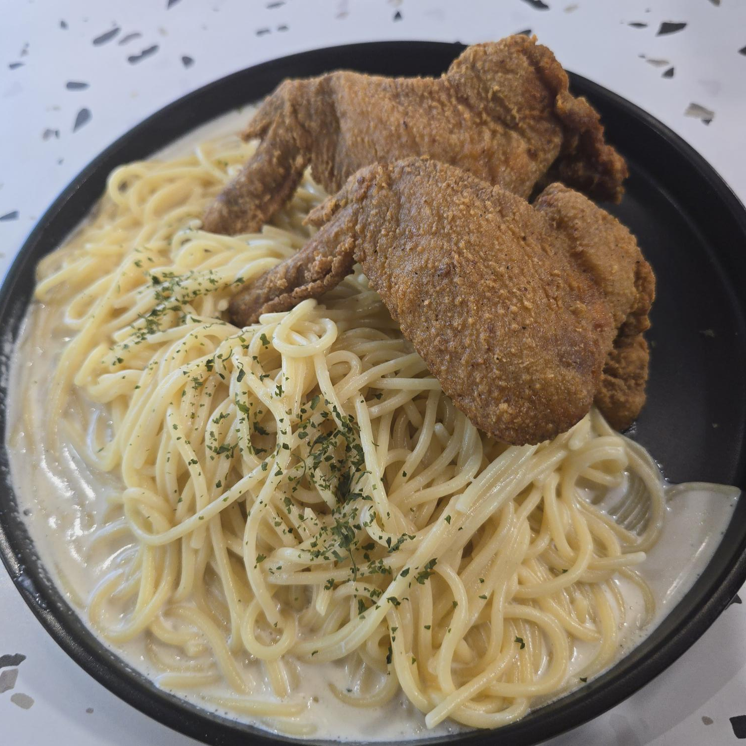 Crispy Chicken Wings Cream Spaghetti