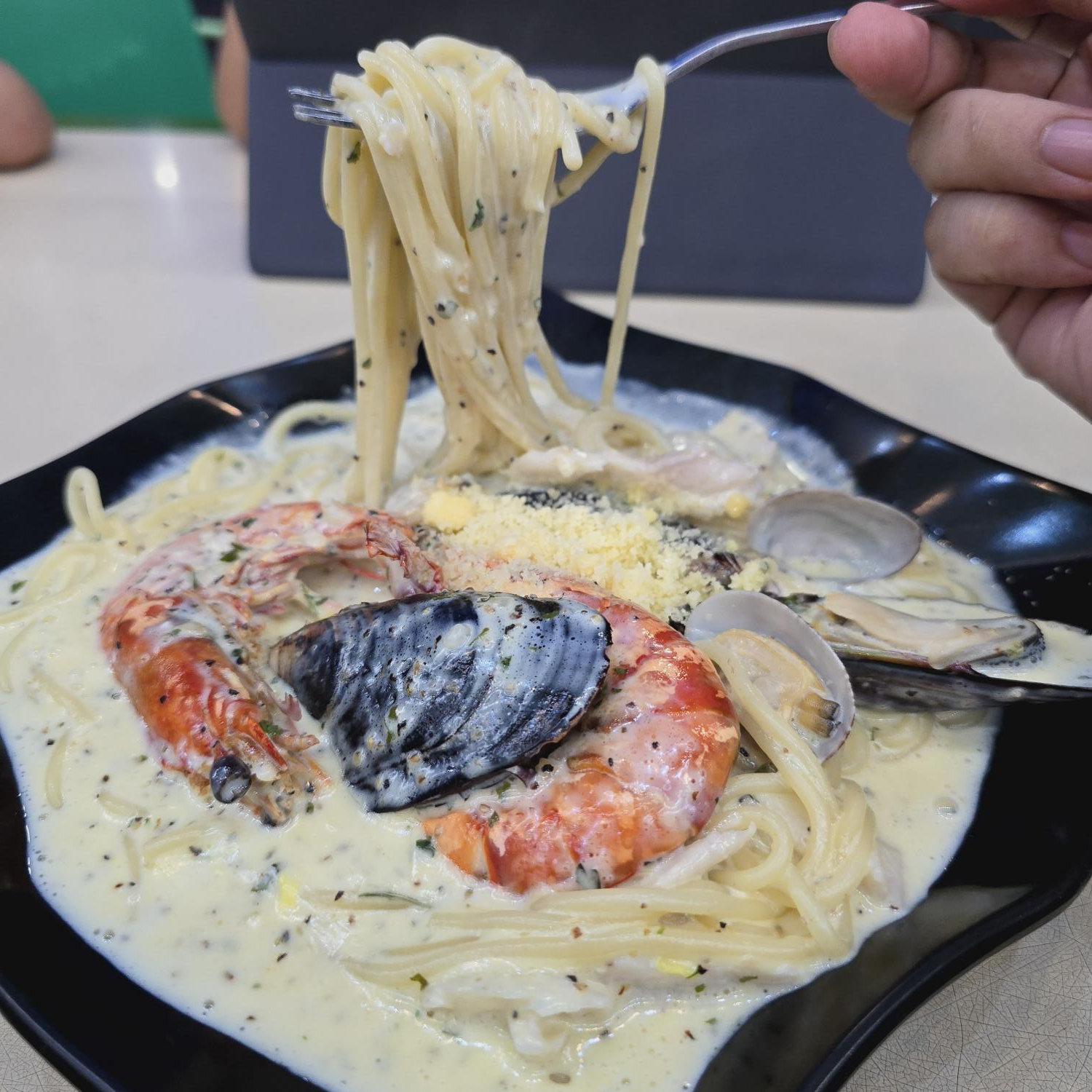 Seafood carbonara