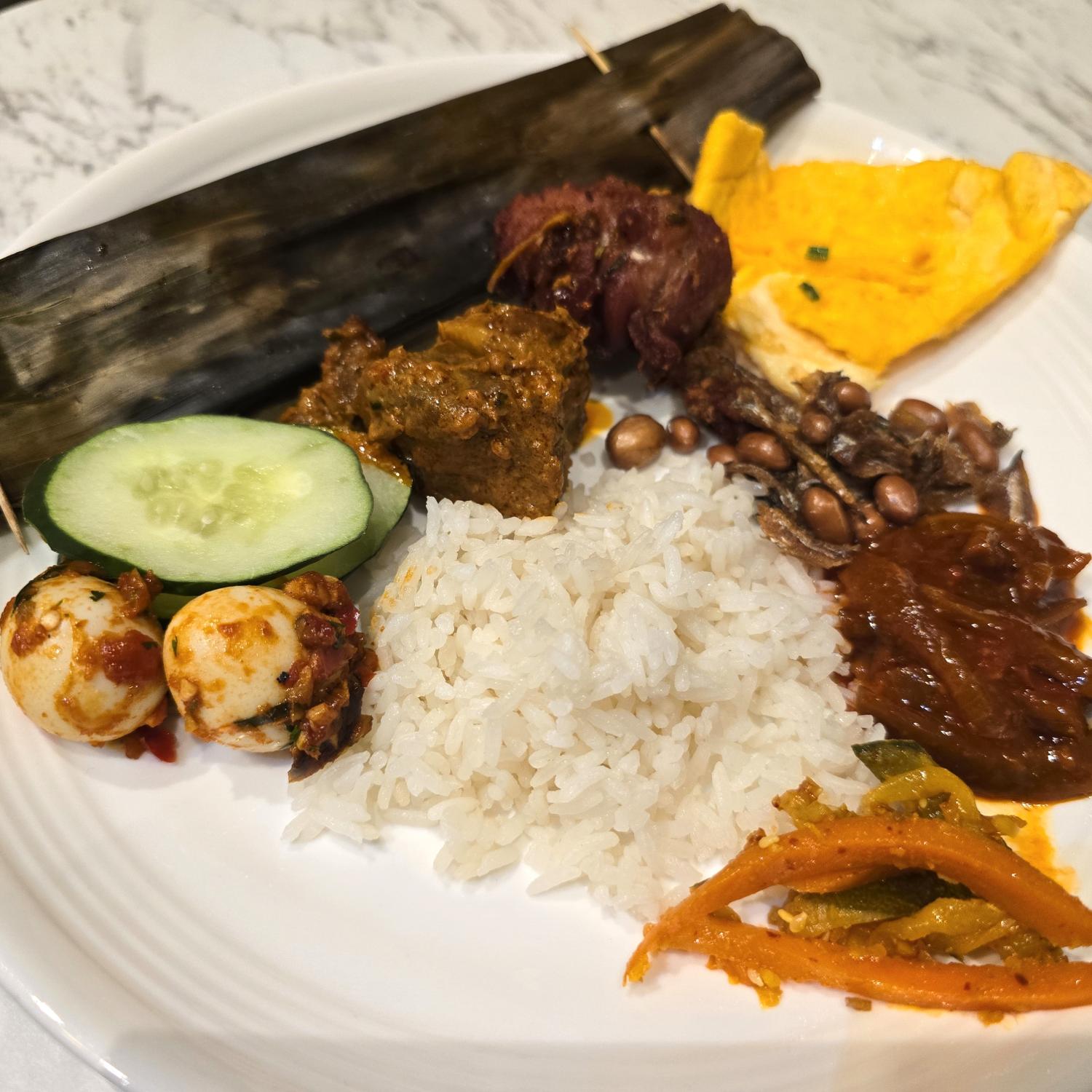 Nasi Lemak Berlauk