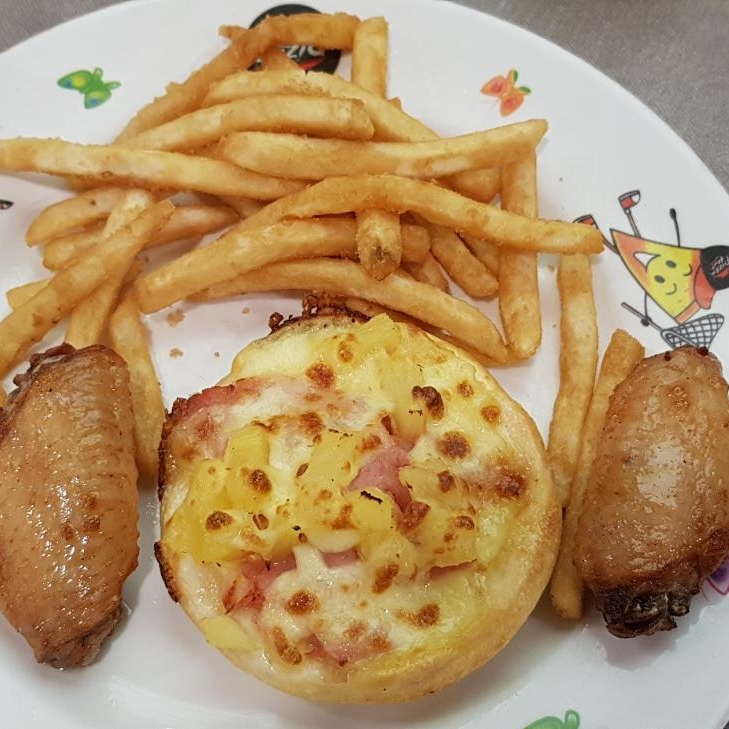 Mini Pizza Meal (Kid's Meal)